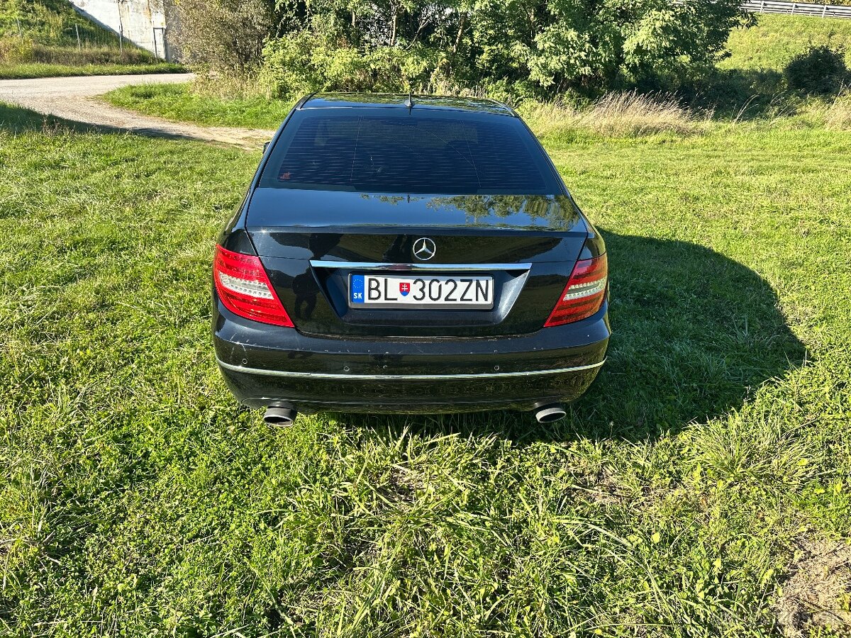 Mercedes Benz 300 CDI 4 Matic - 16