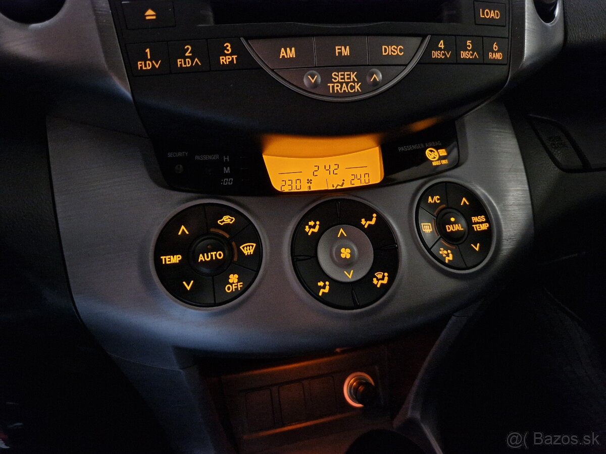 Rav4 8x kolesá 2.0 benzín 112kW 4x4 AWD - 16