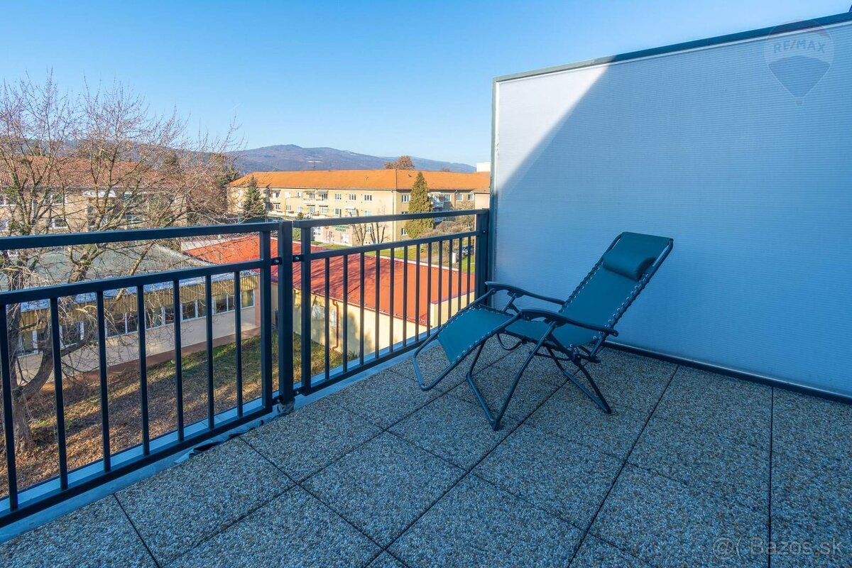 NA PREDAJ - mezonet 3 izb. byt+ terasa+garáž - REZERVOVANÉ - 16