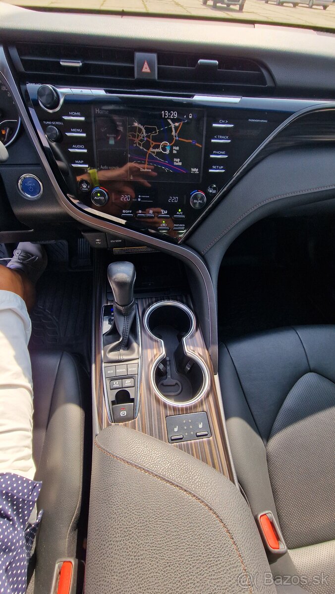 Predám Toyota Camry hybrid - 16