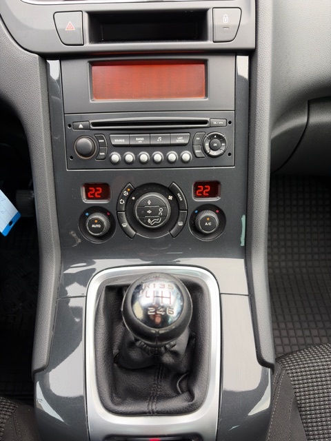 Peugeot 5008 1.6e THP PlayStation - 16