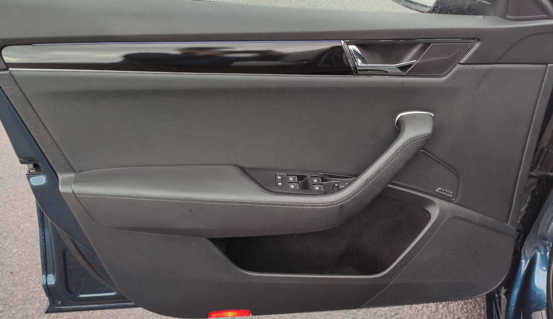 Škoda Superb IV kombi PHEV L&K - 16