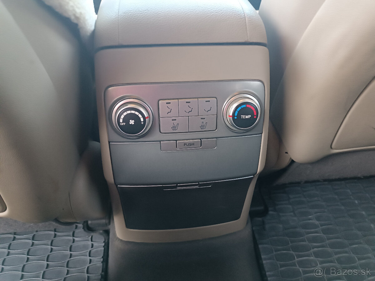 Predam Hyundai ix55 3.0 V6 crdi - 16