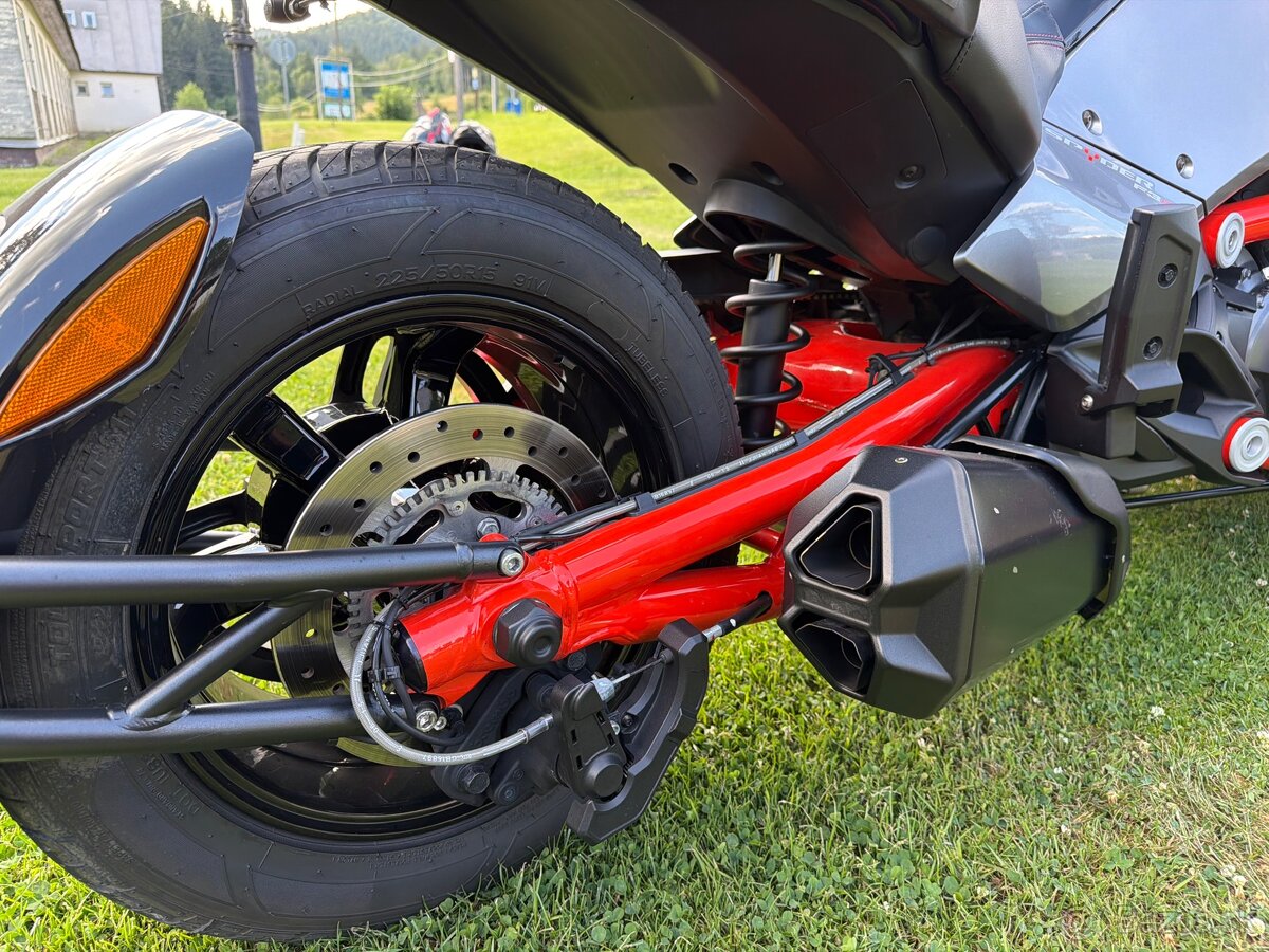 CAN AM SPYDER F3S - 16