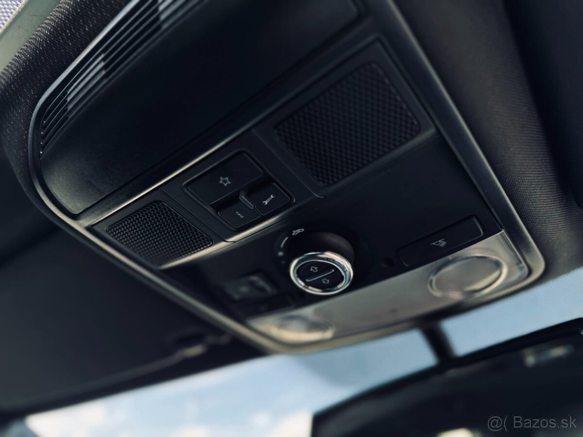 Volkswagen Passat Alltrack - 16