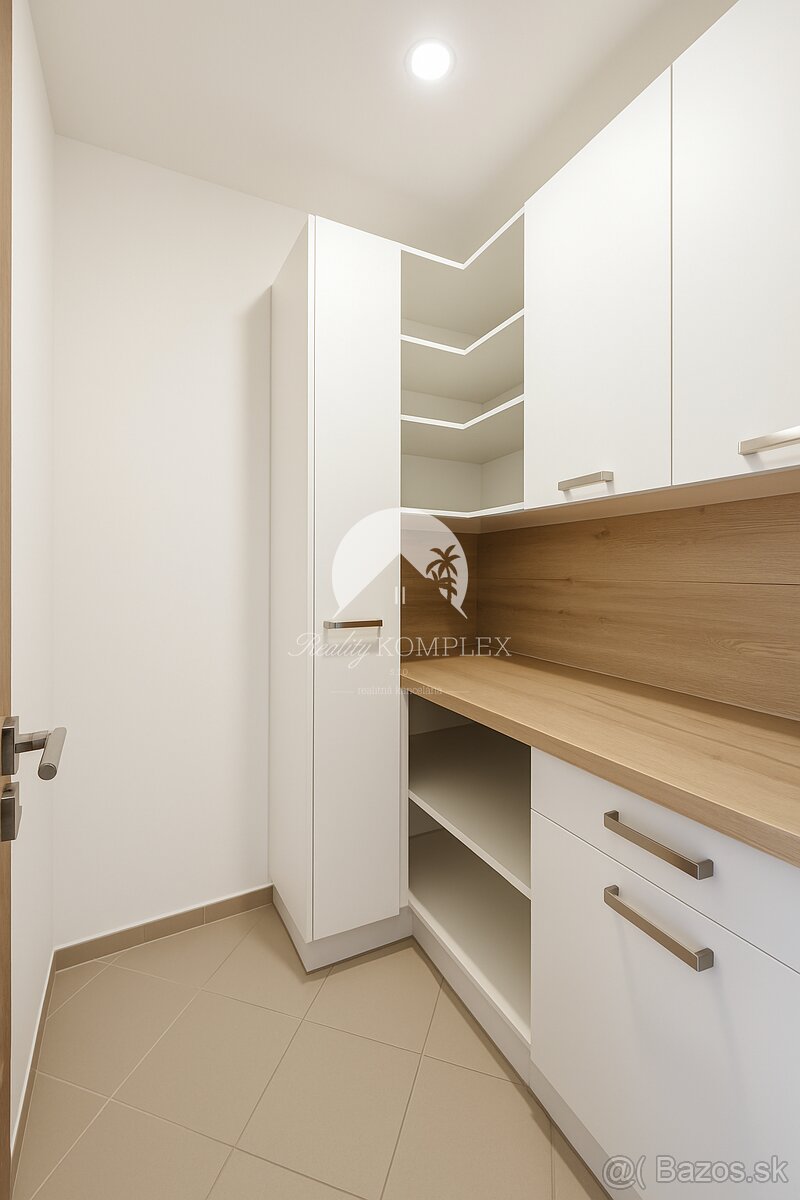 Reality KOMPLEX s.r.o., Vám ponúka na prenájom obchodný prie - 16