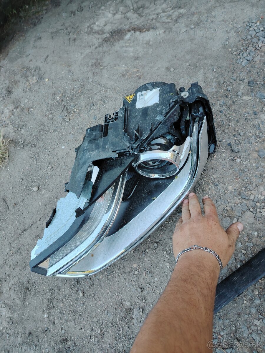 Predám náhradné diely audi a4 b8.5 facelift - 16