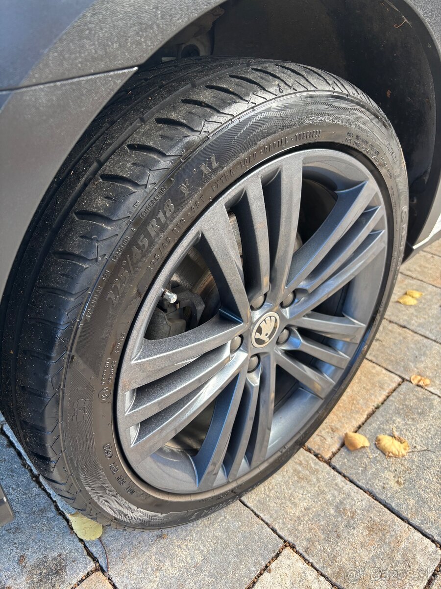 Škoda octavia combi scout - 16