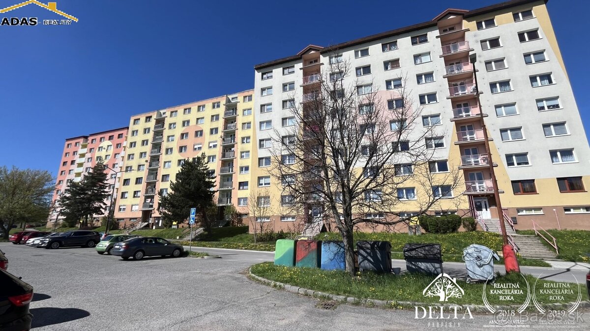 Ponúkame na predaj 4- izbový dvojgeneračný byt s balkónom. - 16