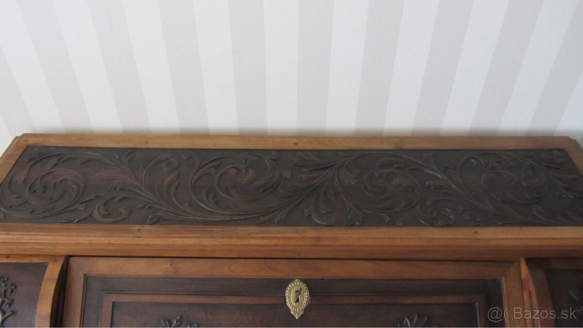 Zreštaurovaná starožitný provinčný sekretár - 16