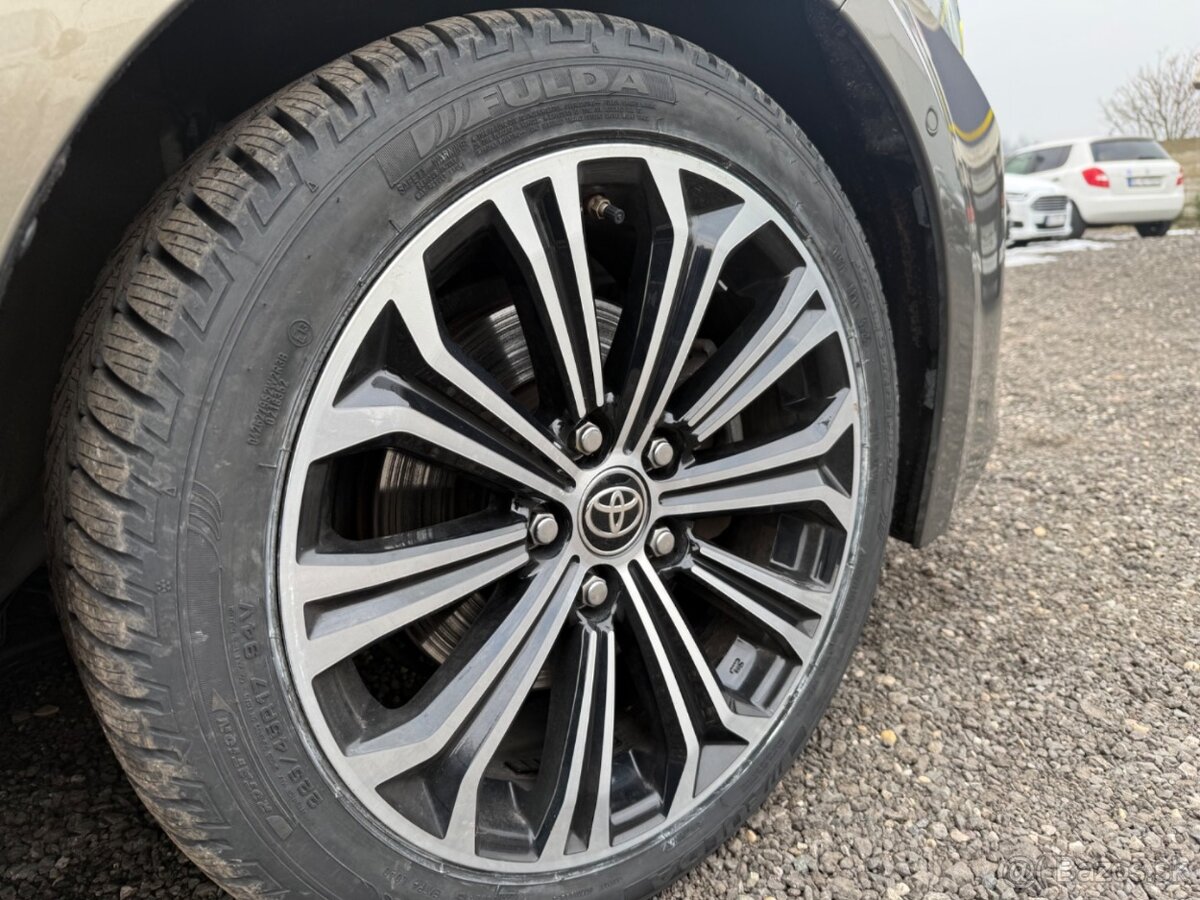 Toyota Corolla Combi 2.0 HEV Executive 1.Majiteľ ,SR, komple - 16