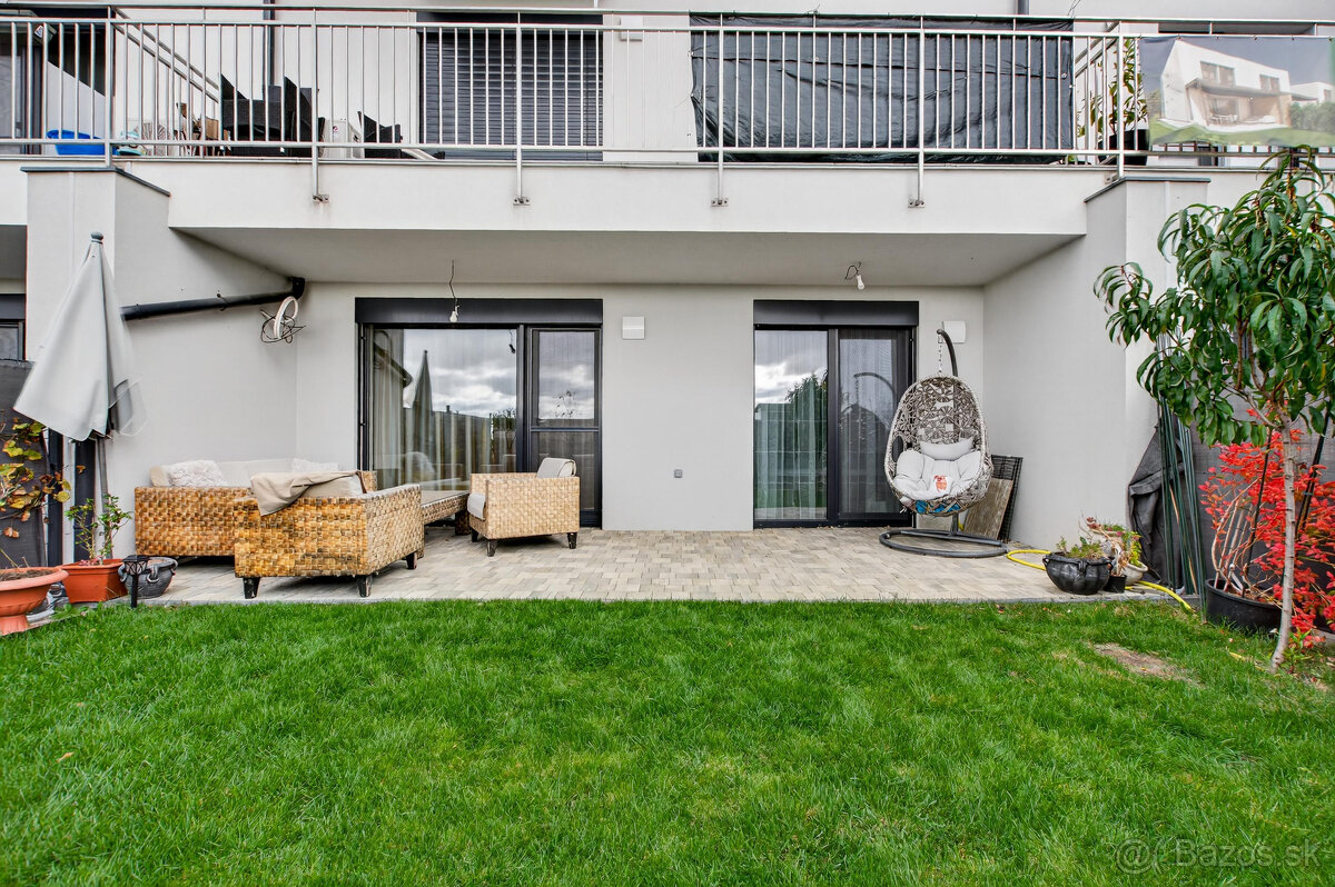 Na predaj 3-izbový byt so záhradkou a vlastným parkovacím mi - 16