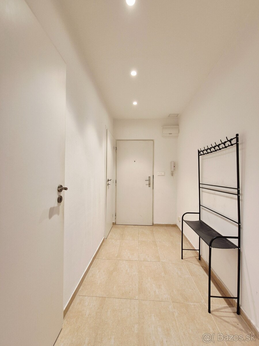 BEZ PROVÍZIE- 2 izbový byt pri Štrkoveckom jazere na Moldavs - 16