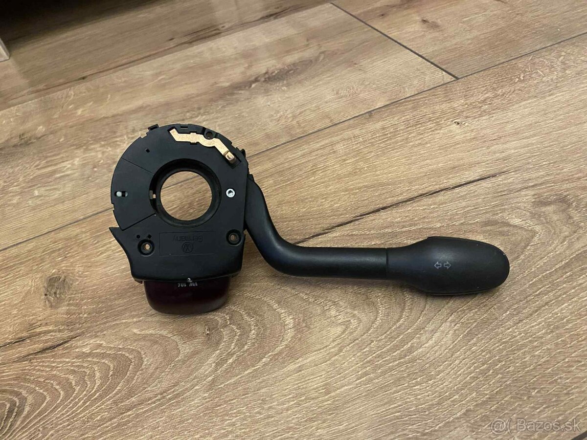 Prepínač smerových svetiel na VW PASSAT B4 Variant - 16