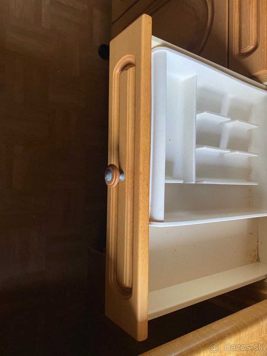 Kuchynská linka z Nemecka so spotrebičmi - 16