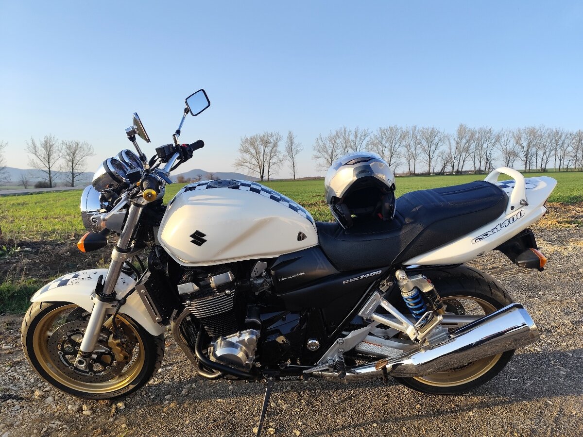 Suzuki GSX 1400 - 16