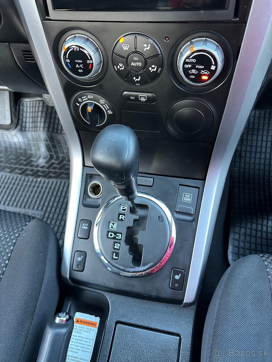 Suzuki Grand Vitara 2,0 Benzín 4WD AT - 16