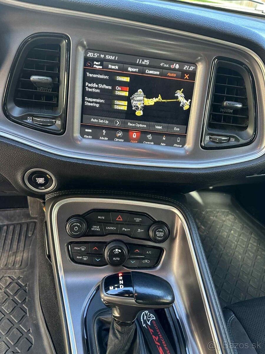 Dodge Challenger SRT 6.4 HEMI Widebody - 16