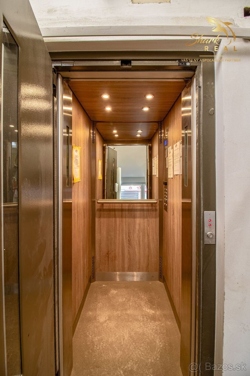 4i byt s otvorenou dispozíciou a 2 balkónmi v srdci Starého - 16