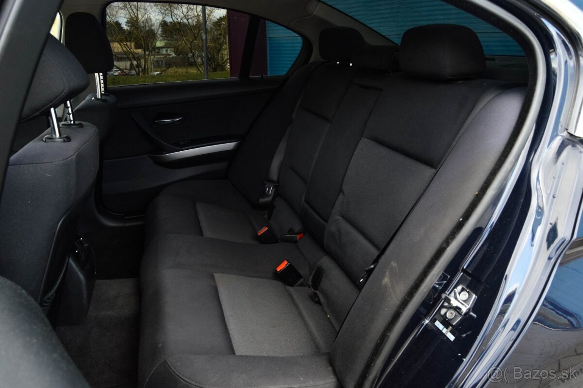 BMW E90 Rad 3 325i A/T - 16