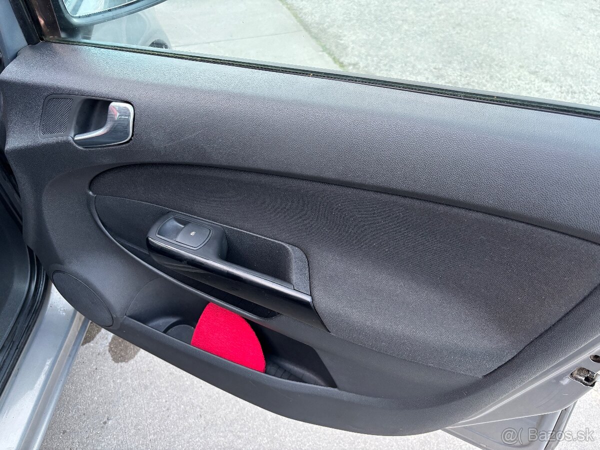 Opel Corsa 1.0i, 48 kW, manual - 16