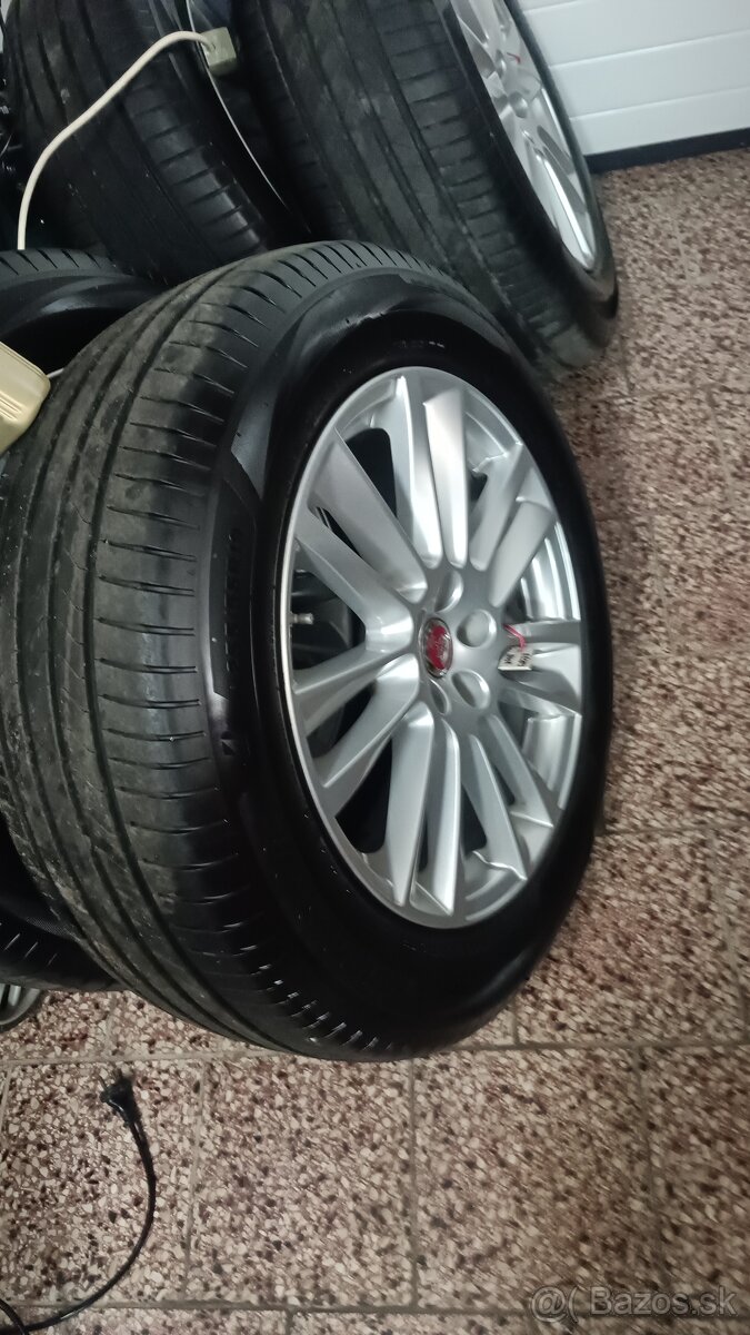 Jaguar F-PACE 2,0D 132kW 4x4 - 16