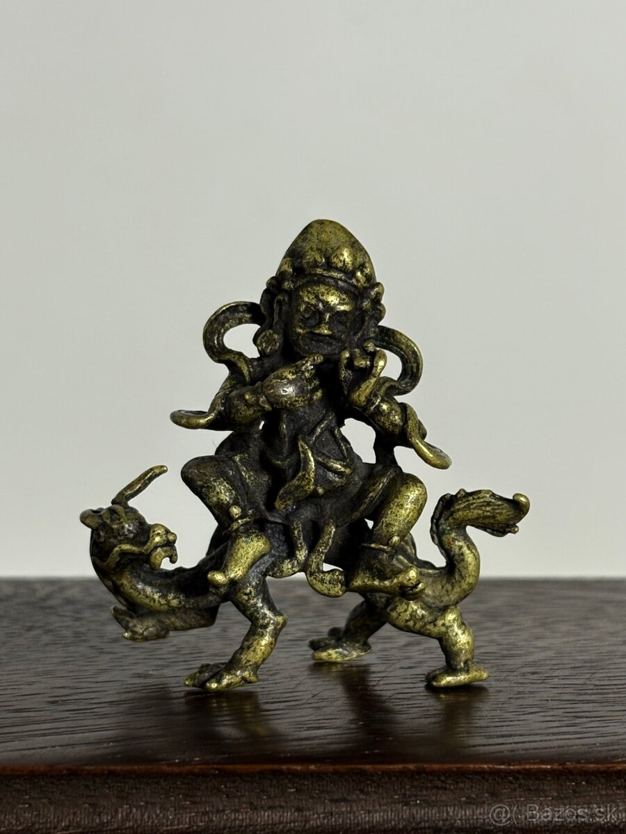 4 starožitné Tibetské bronzové sošky na originálnom drevenom - 16