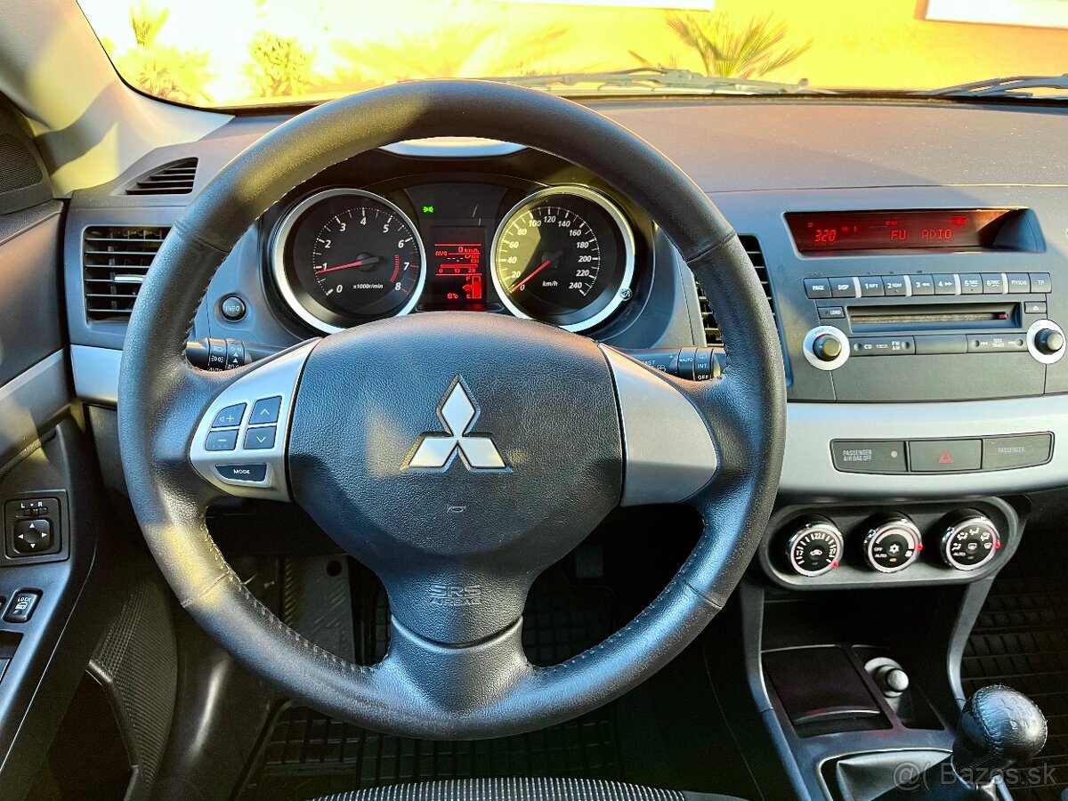 Mitsubishi Lancer 1.6 MIVEC Benzín Sportback 86kW + Xenóny - 16