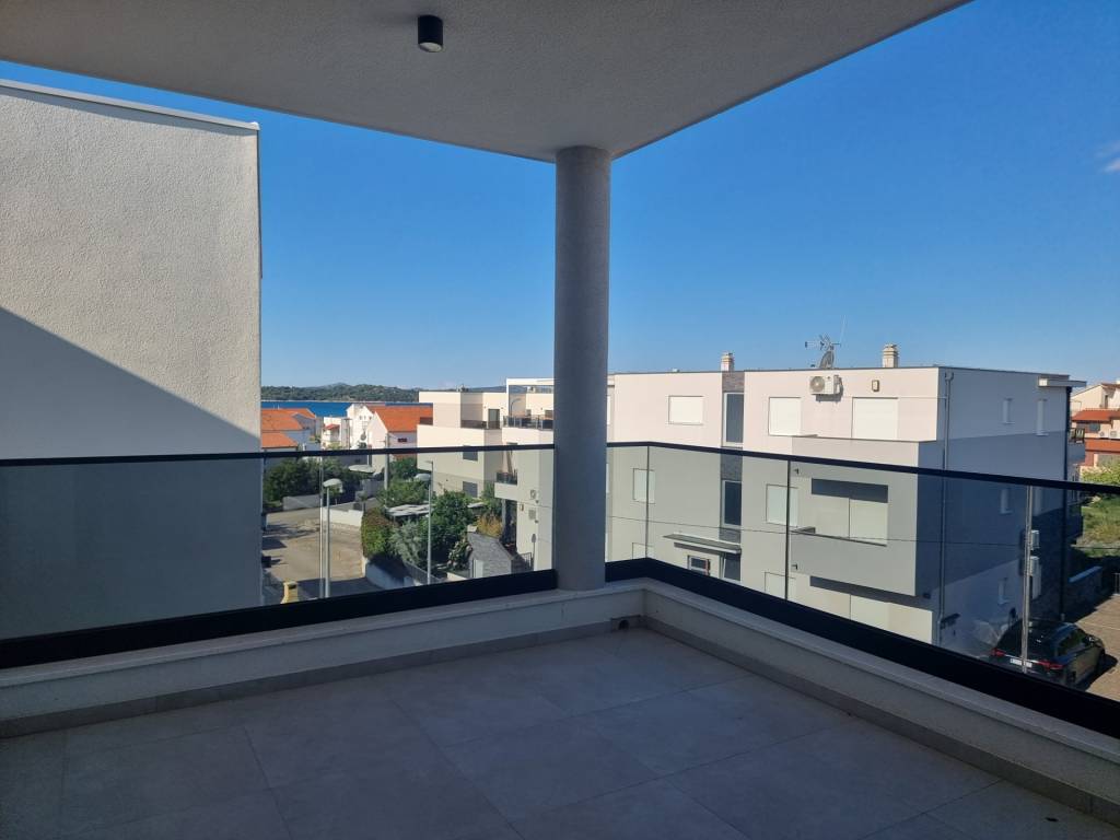 CHORVÁTSKO - Moderné apartmány neďaleko peknej pláže - VODIC - 16