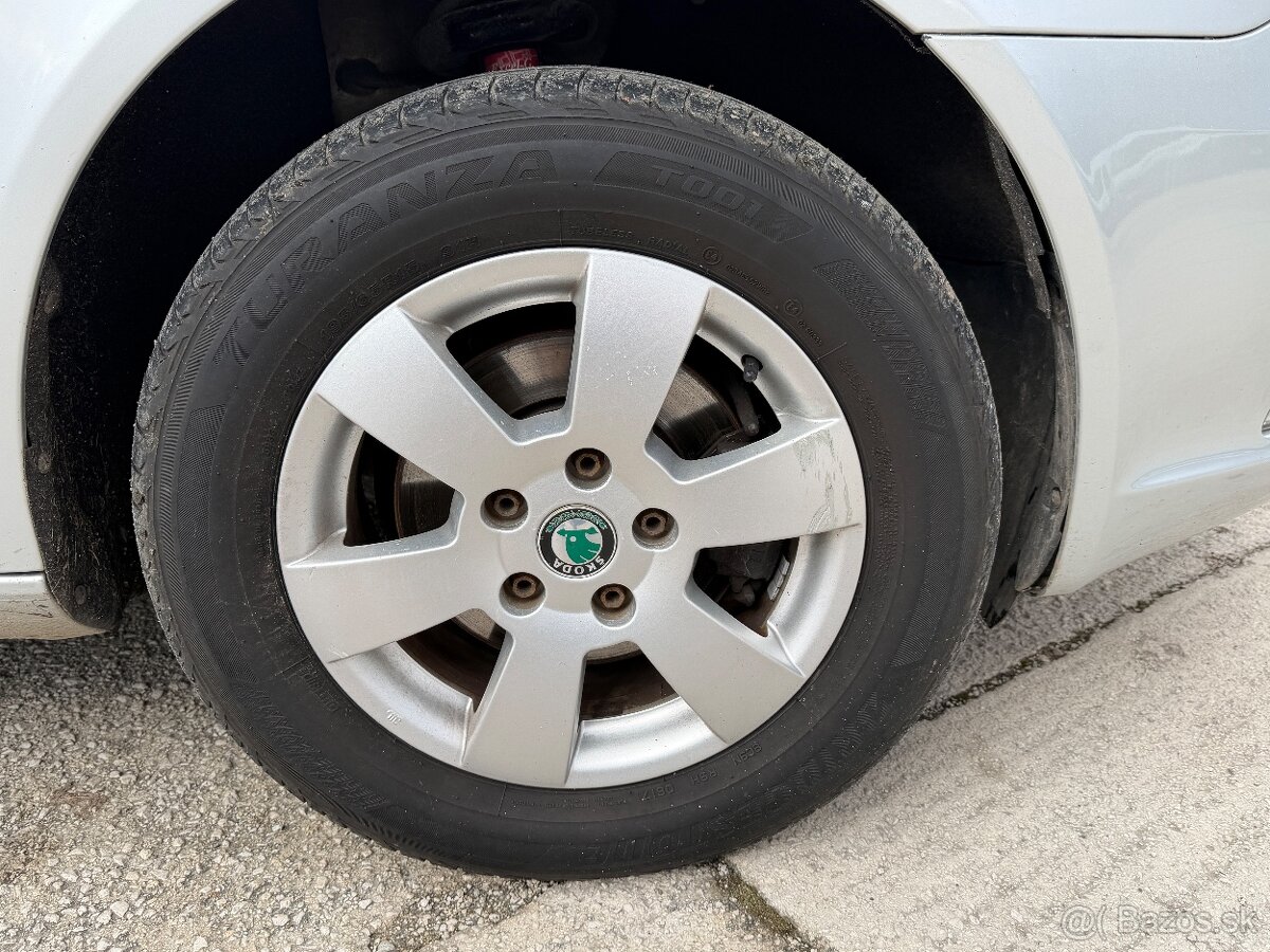 Škoda Octavia 2012 - 16