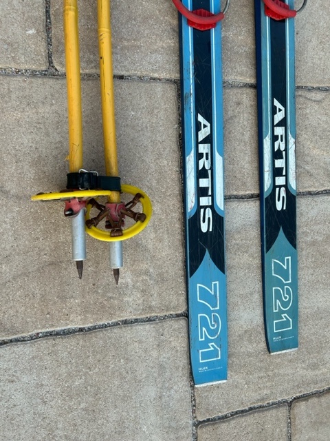 Predám retro lyžiarske doplnky, lyže - 16