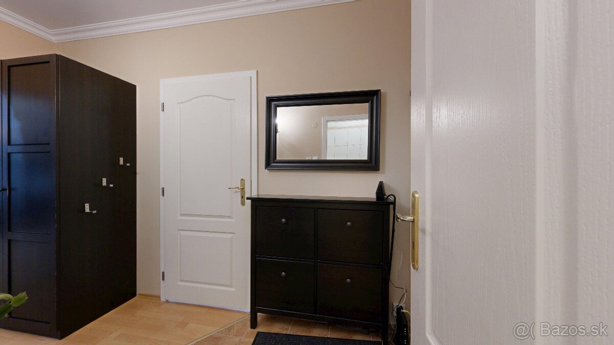 3 izb byt v Galante Revolučna stvrt centrum . - 16