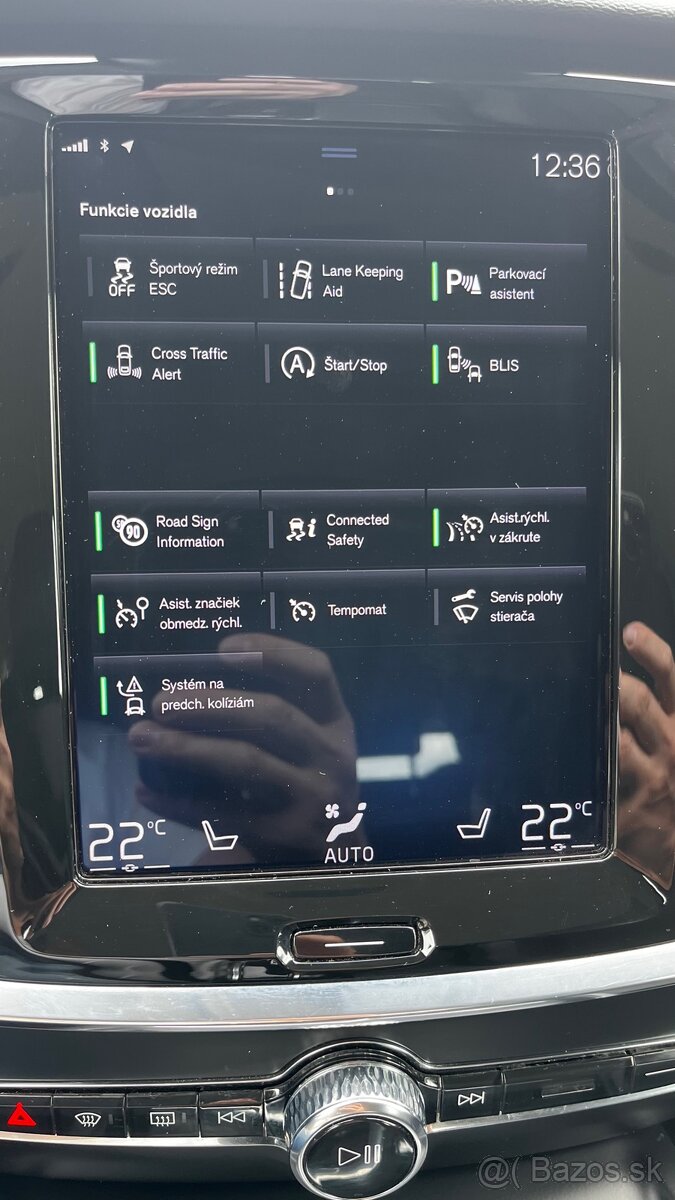 Volvo V60 T4 Momentum Pro A/T - 16