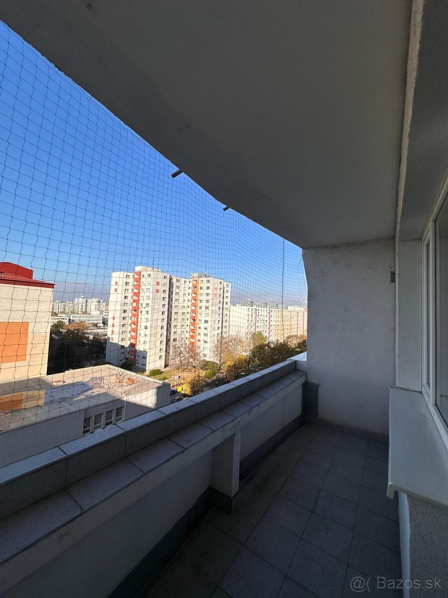 Na predaj: 3 - izbový byt v blízkosti Draždiaku - 16