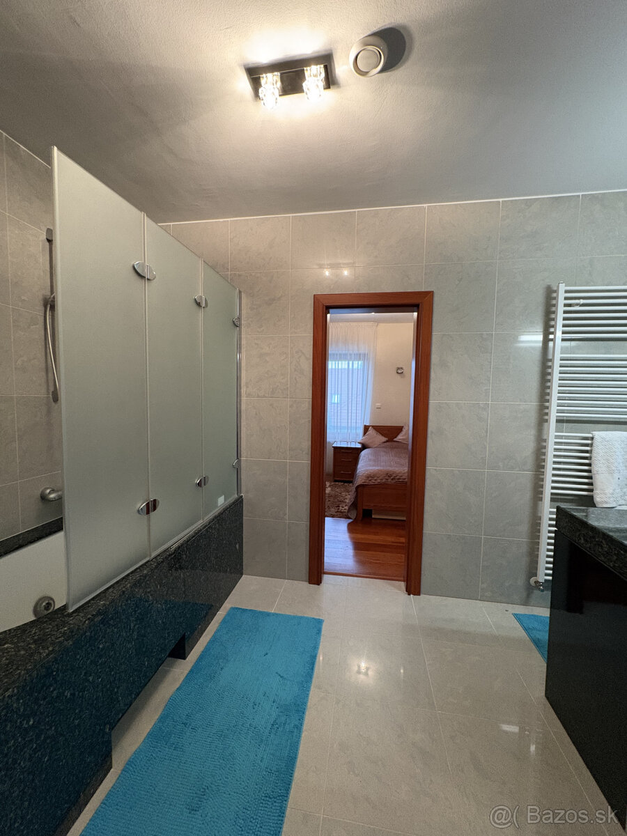 Nadštandardný 7-izbový rodinný dom s bazénom a saunou, Rača - 16