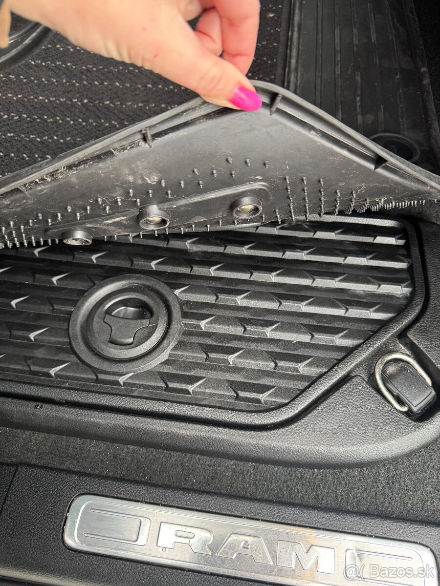 Dodge Ram, LIMITED, 2022 Black Edition - 16