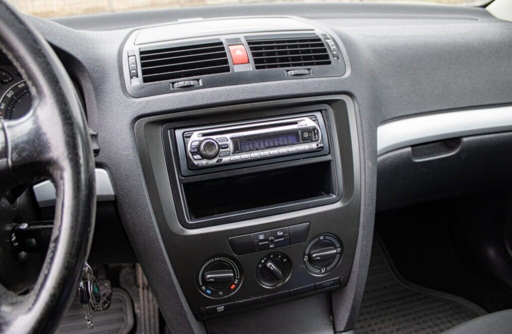 Škoda Octavia 2 z roku 2007 - 16