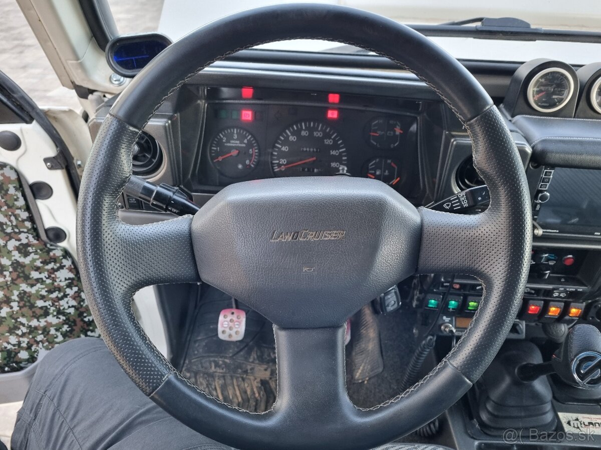 Toyota land cruiser lj73 - 16