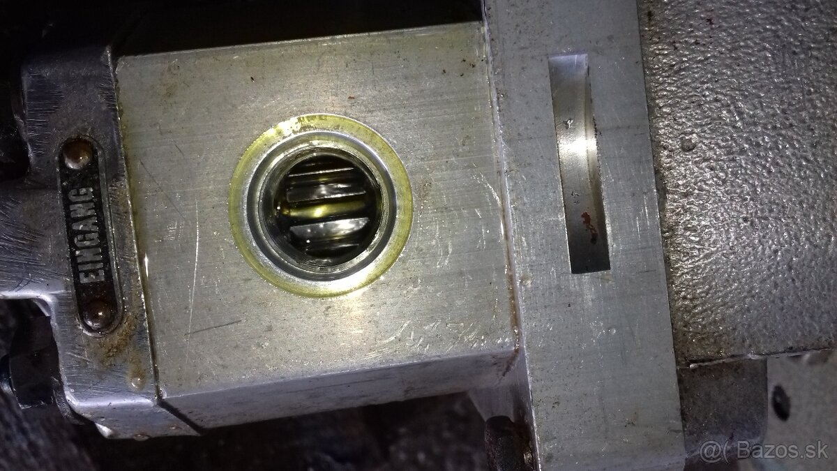 Predám hydraulickú zostavu - 16