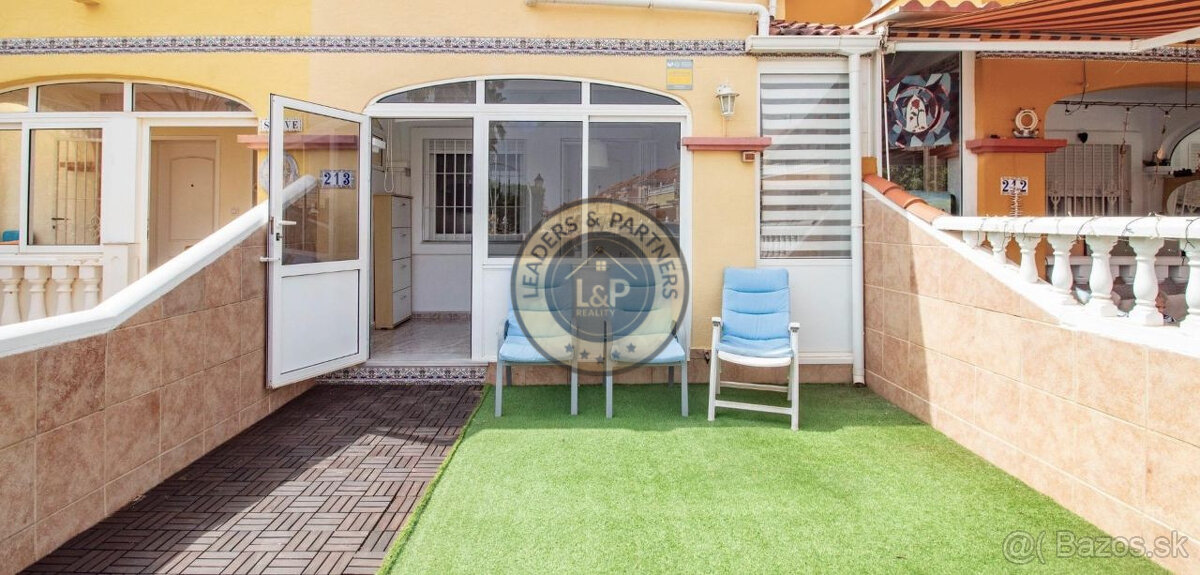 Radový dom 3+kk s bazénom Orihuela Costa, Španielsko - 16