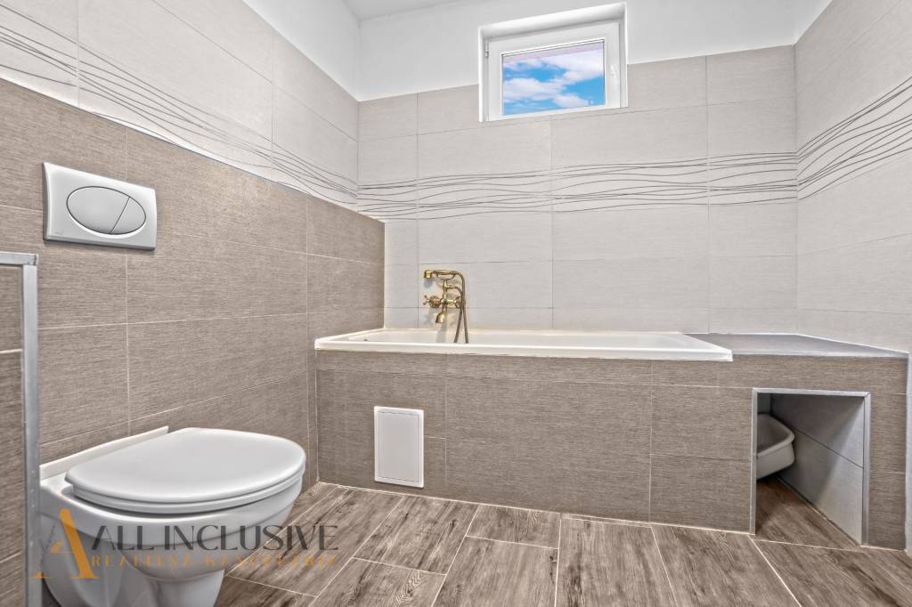 ALL INCLUSIVE | NA PREDAJ 3-IZBOVÝ RODINNÝ DOM V OBCI BALOŇ - 16