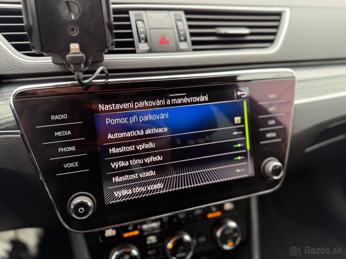 Škoda Superb Combi 2.0 TDI SCR Ambition DSG - 16