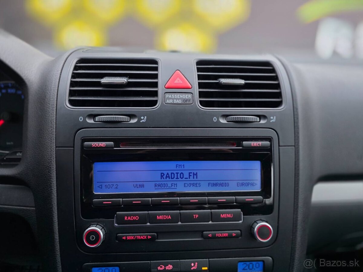 Volkswagen Jetta 1.9 TDI Comfortline DSG - 16