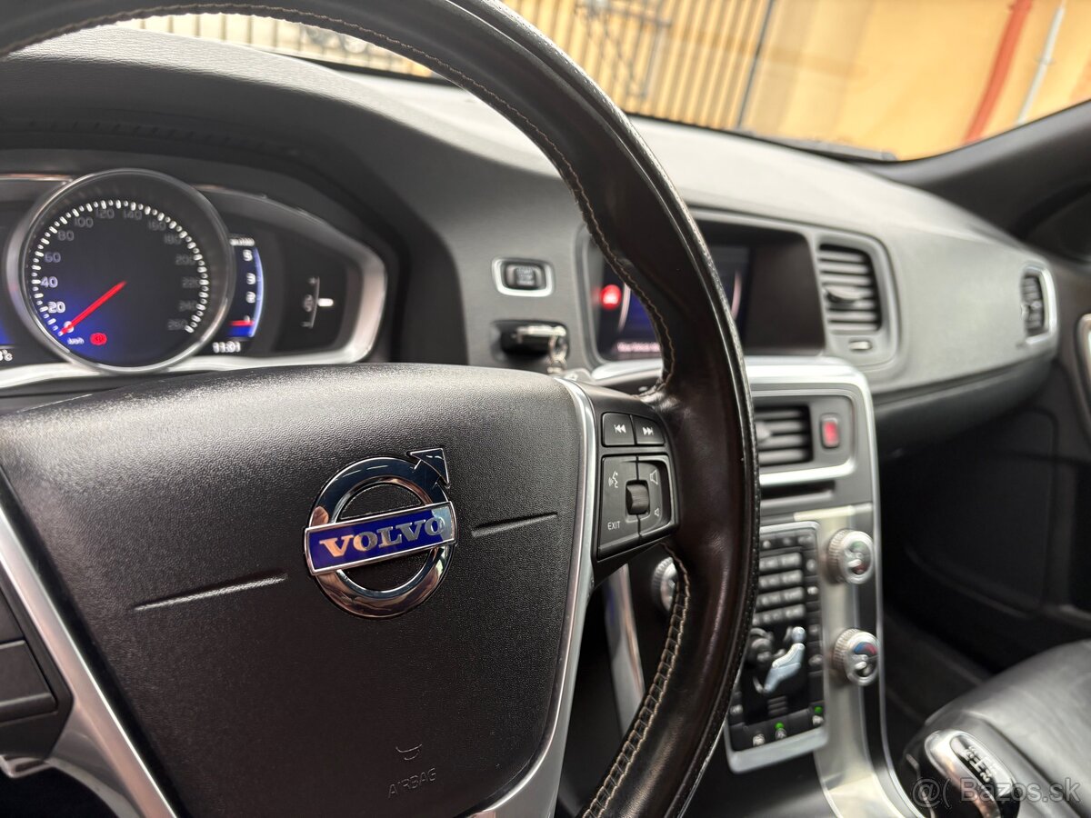 Vovlo V60 R design D4 - 16