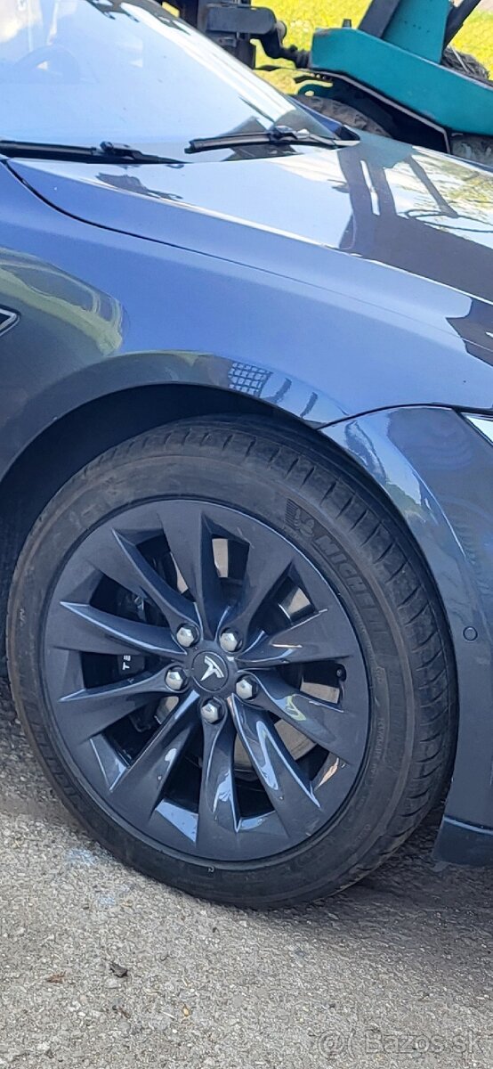 Tesla Model S 85 - 16