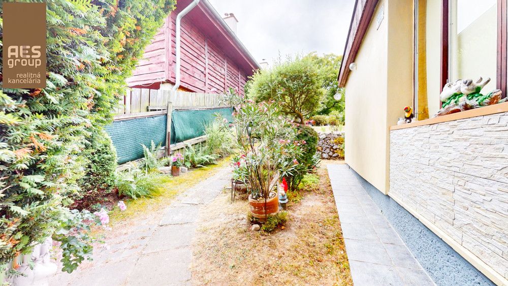 PREDAJ, ZÁHRADA S DVOMA CHATAMI, NOVÁ HORA, STUPAVA - 16