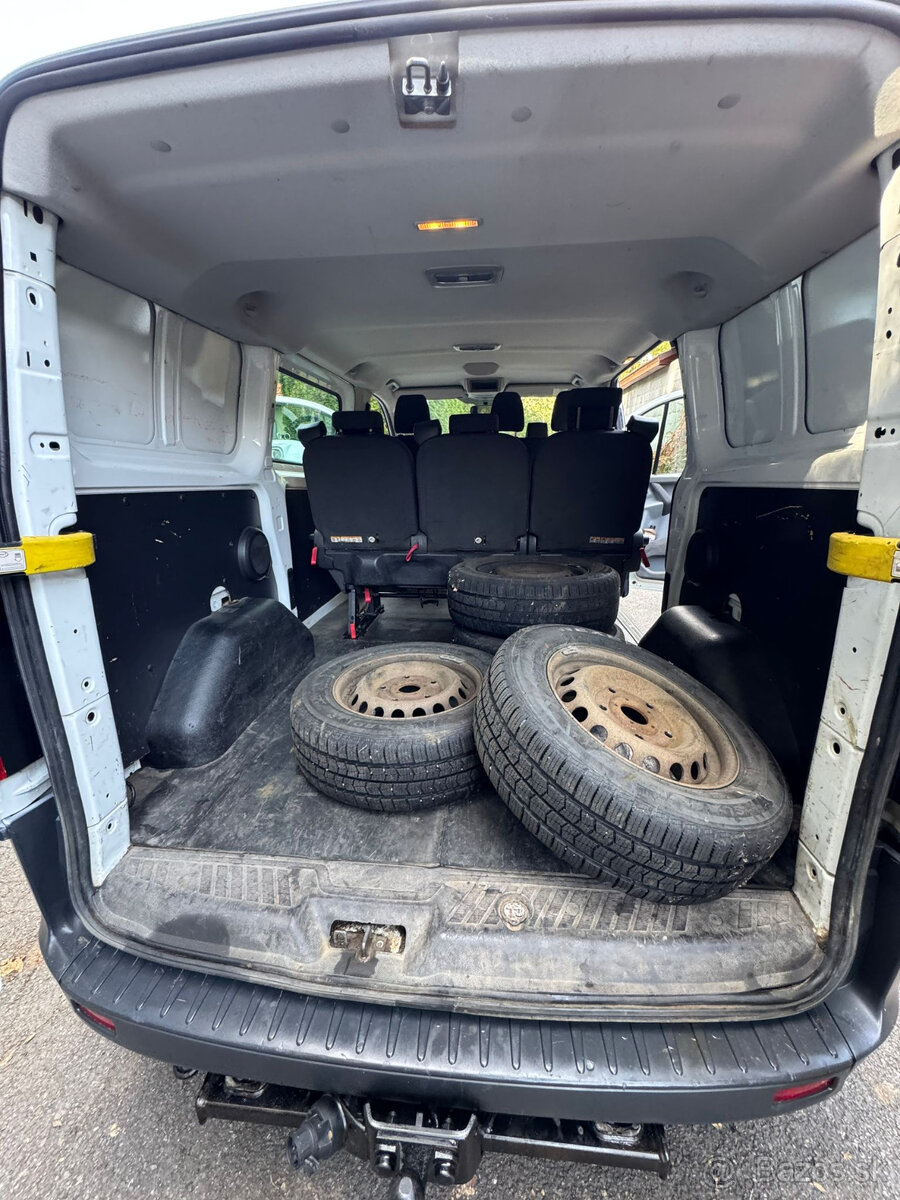 Ford Transit Custom 2.2 TDCi – 6 míst, 2014, tažné 3,1t - 16