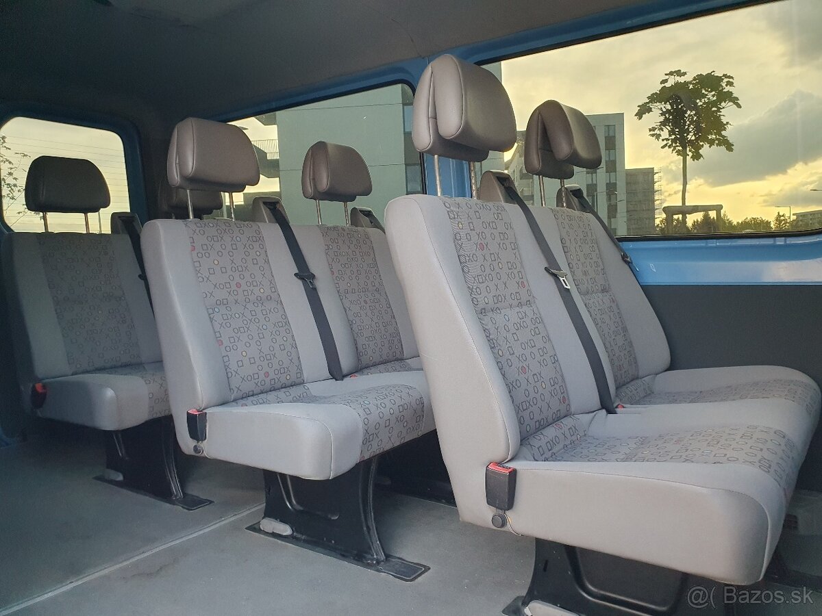 Volkswagen Crafter 2.5 TDI 9-miestny - 16