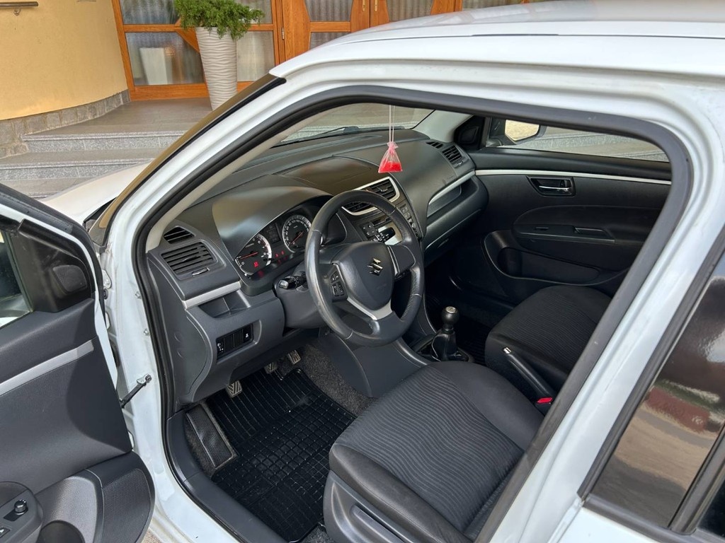 Suzuki Swift GLX 5/2012 162tis.km Kúpené v SR - 16
