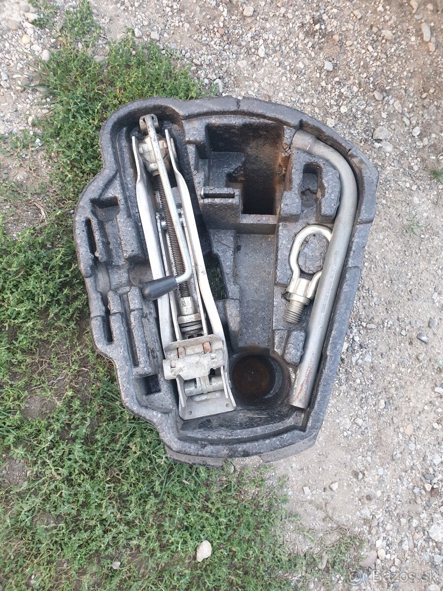 Rozpredam Golf 4 1,6 benzin 74kw - 16